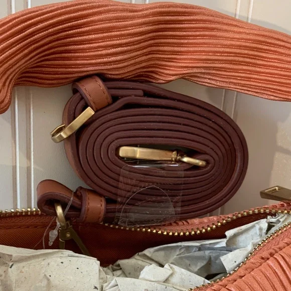 A New Day Pleated Orange Knotted Handle Women's Bag - Picture 4 of 6